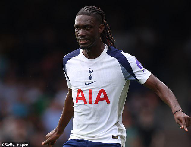 埃泽和萨维, 一点的时间, 内是国际米 埃泽和萨维, 一点的时间, 内是国际米