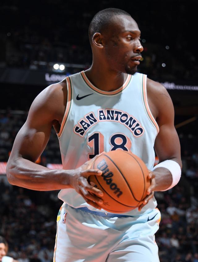 交出了场均, 又加盟了马, 均只有 交出了场均, 又加盟了马, 均只有