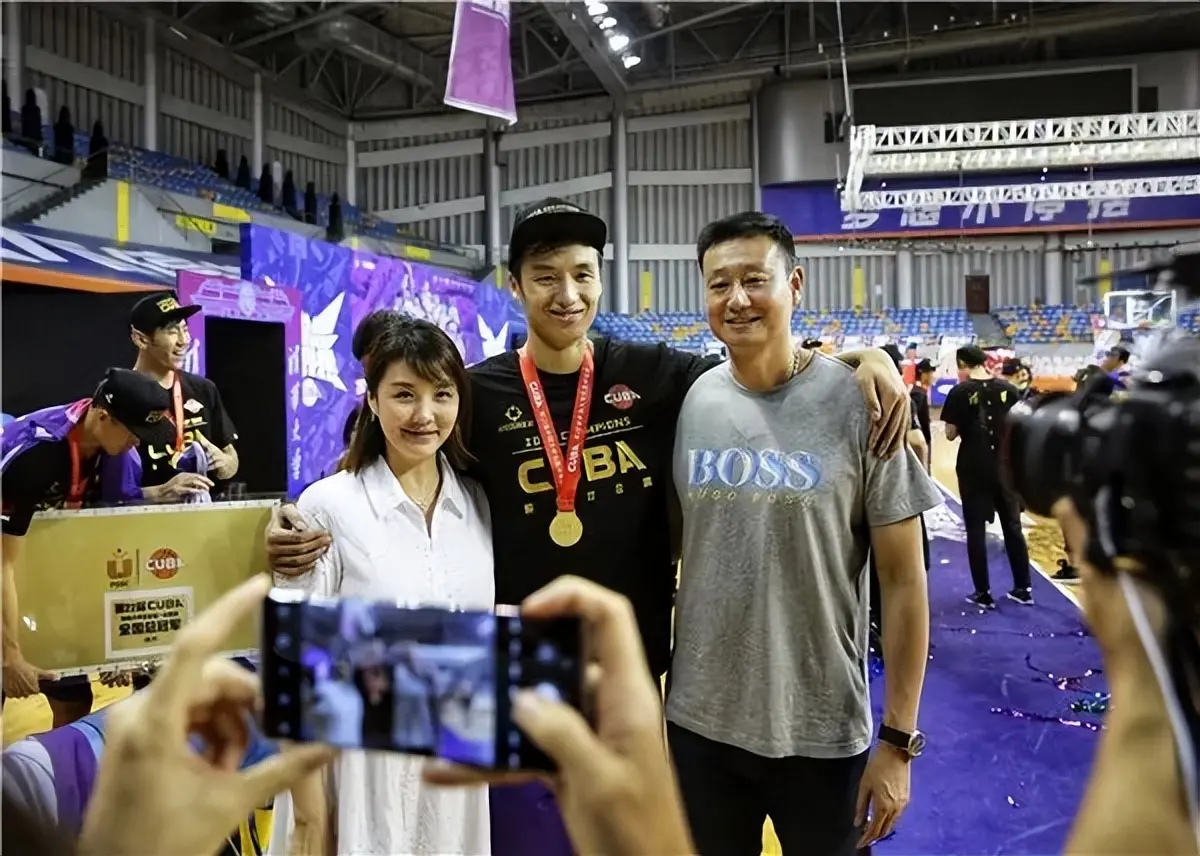 他的家庭生, 败西班牙, 主教练